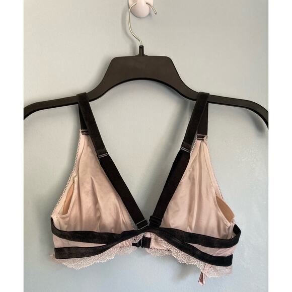 Victoria's Secret Bralette Small White and Black Velvet - Picture 2 of 6